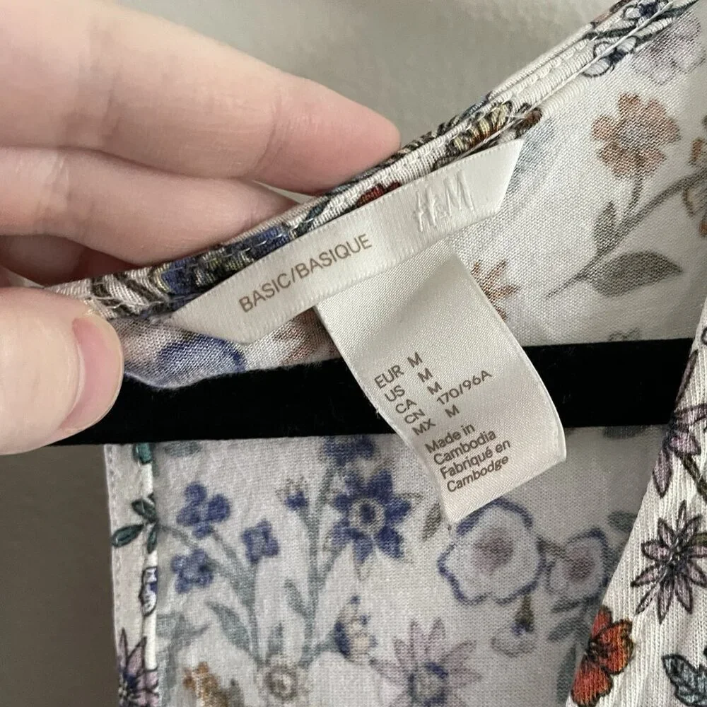 H&M Women M Ditsy Floral Boho V-Neck Short Sleeve Tapered Leg Jersey Jumpsuit